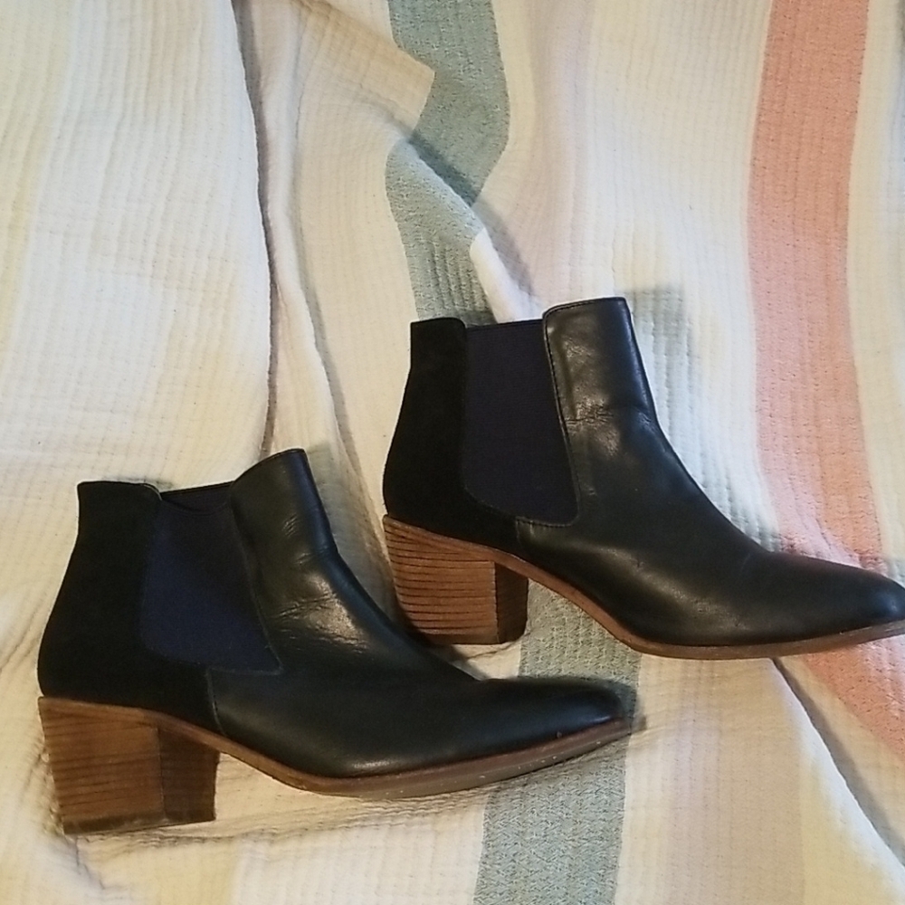 Boden Chelsea Boots